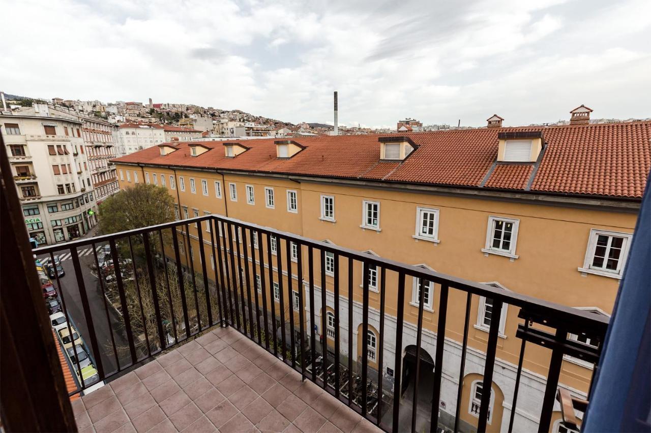 Appartamento Slataper - Ampio E Con Vista Trieste Exterior photo